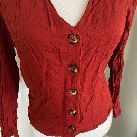Urban Romantics Button Up Blouse - Picture 2 of 4